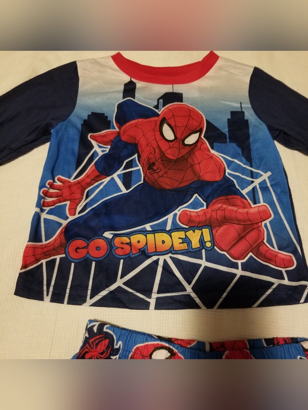 Spiderman Boy's 4T Red and Blue Two-Piece Pajama Set With Spiderman Logo On It - Picture 10 of 16